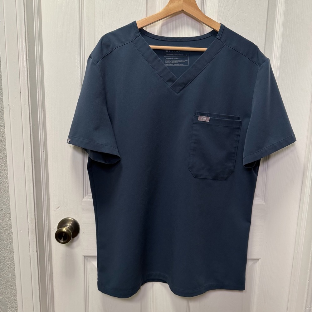 FIGS Men’s Catarina Scrub Top / Shirt, Navy Size Large, Short Sleeve, V Neck
